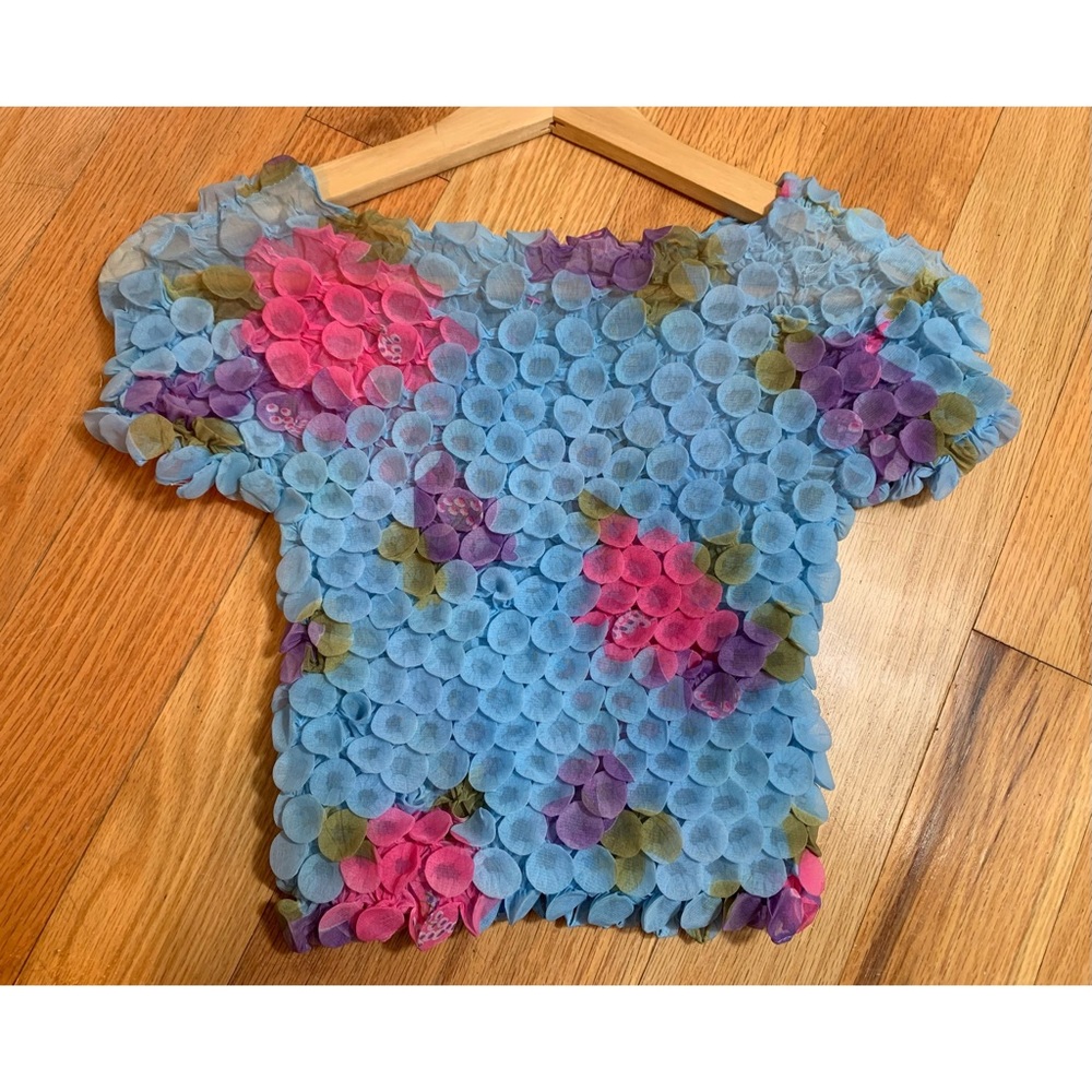Classic 2000s scrunch top